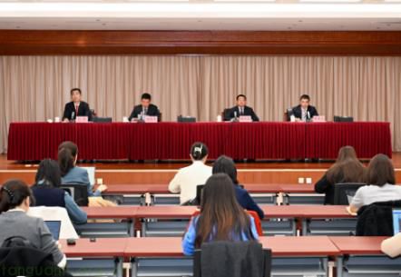 国家能源局释放 “十五五” 信号：五大路径推进能源转型，1.97 万亿投资筑牢支撑